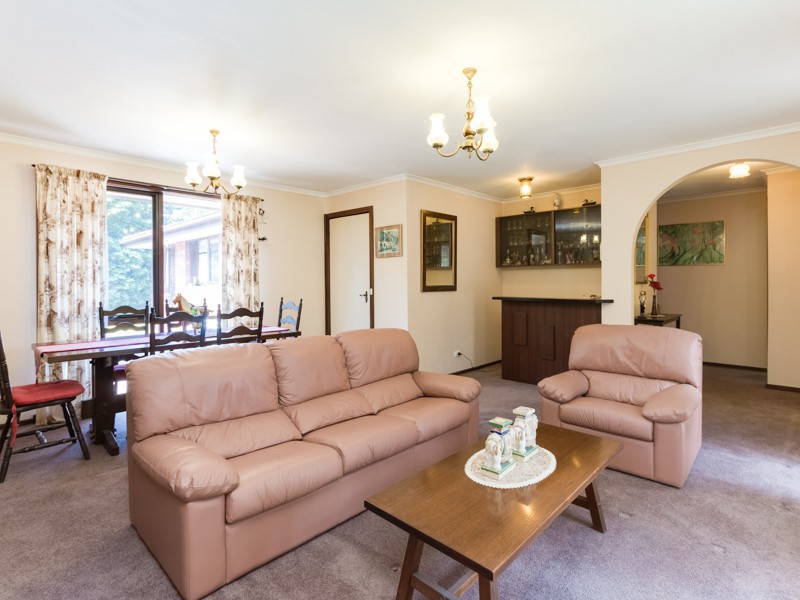 14 Huntingdon Drive, Wantirna South, VIC 3152 - Thumbnail 2 - 28/09/2026