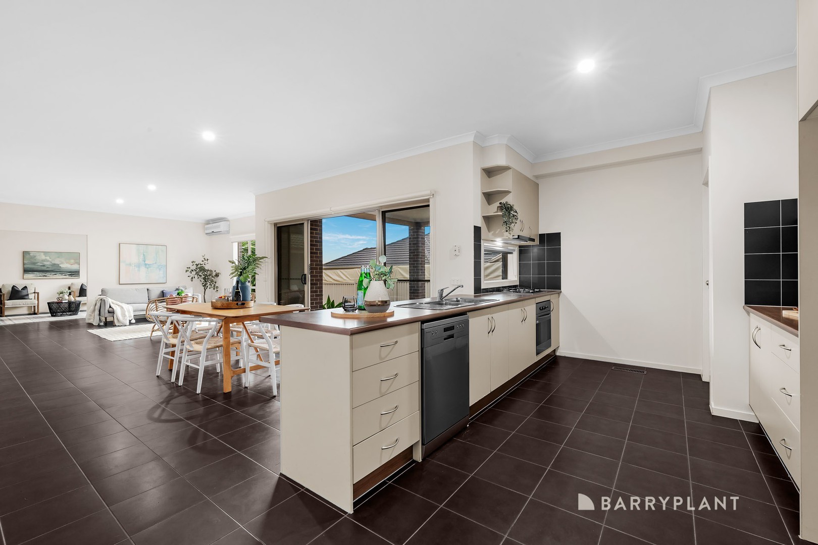 14 Jade Rise, South Morang, VIC 3752, South Morang - Thumbnail 3