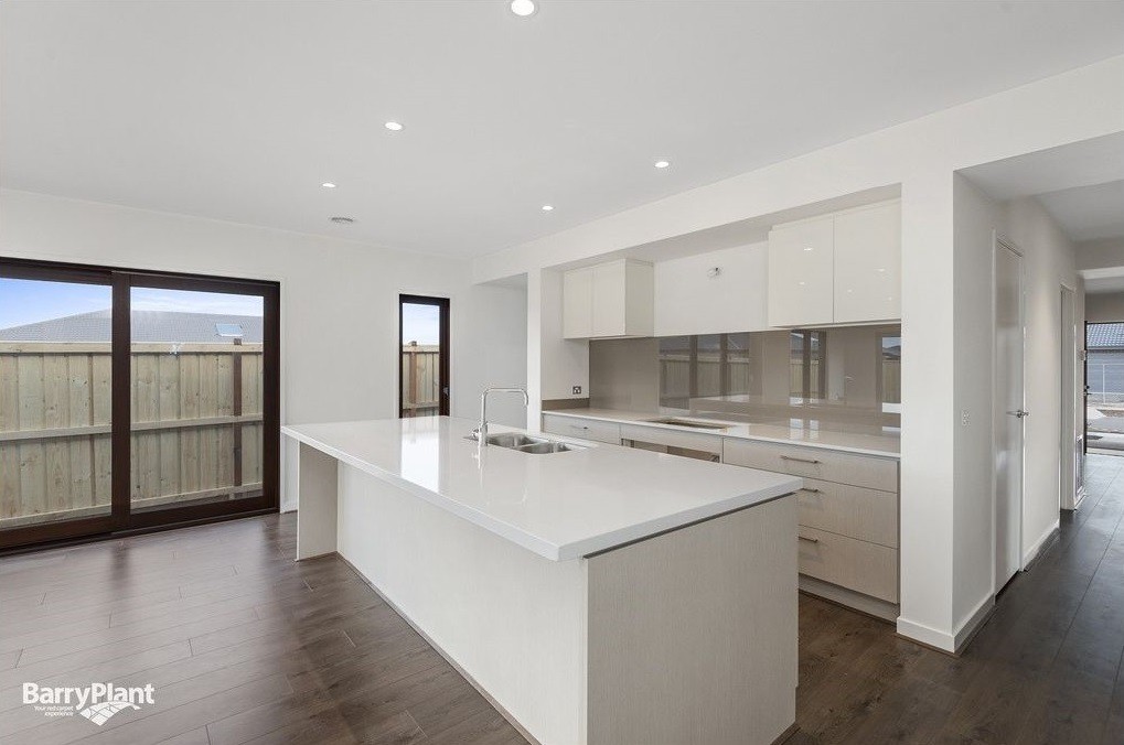 14 Jamaica Street, Point Cook, VIC 3030, Point Cook - Thumbnail 3