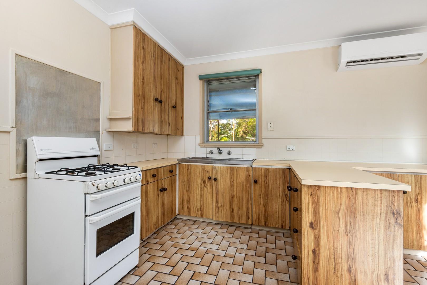 14 Jamieson Street, Thomson, VIC 3219 - Thumbnail 2 - 22/04/2025