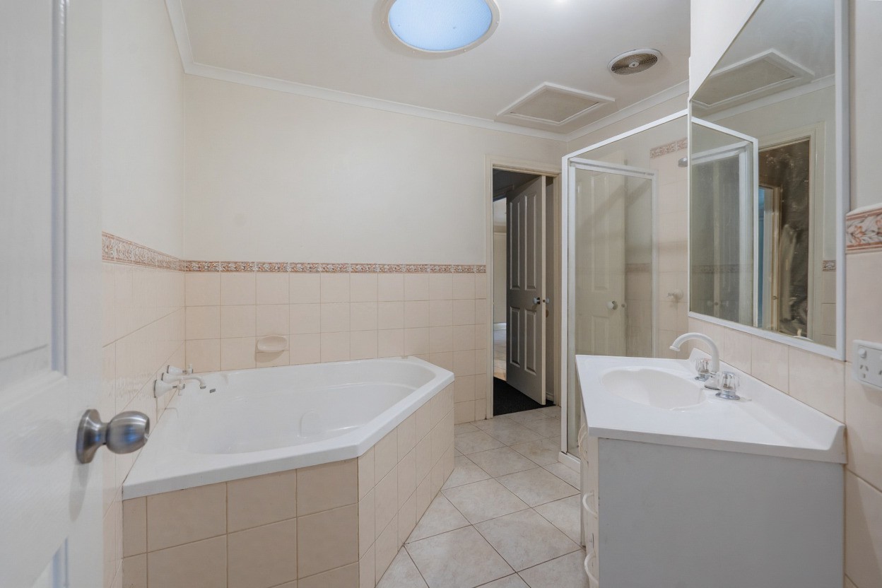 14 Jared Road, Altona Meadows, VIC 3028, Altona Meadows - Thumbnail 4