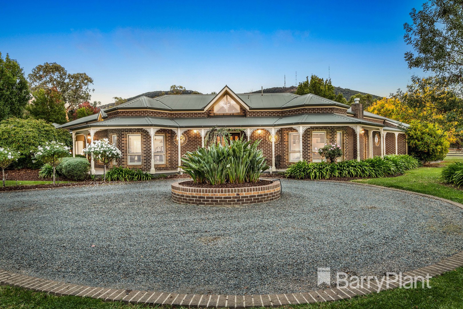 14 Jeanette Maree Court, Kilsyth, VIC 3137, Kilsyth - Thumbnail 3