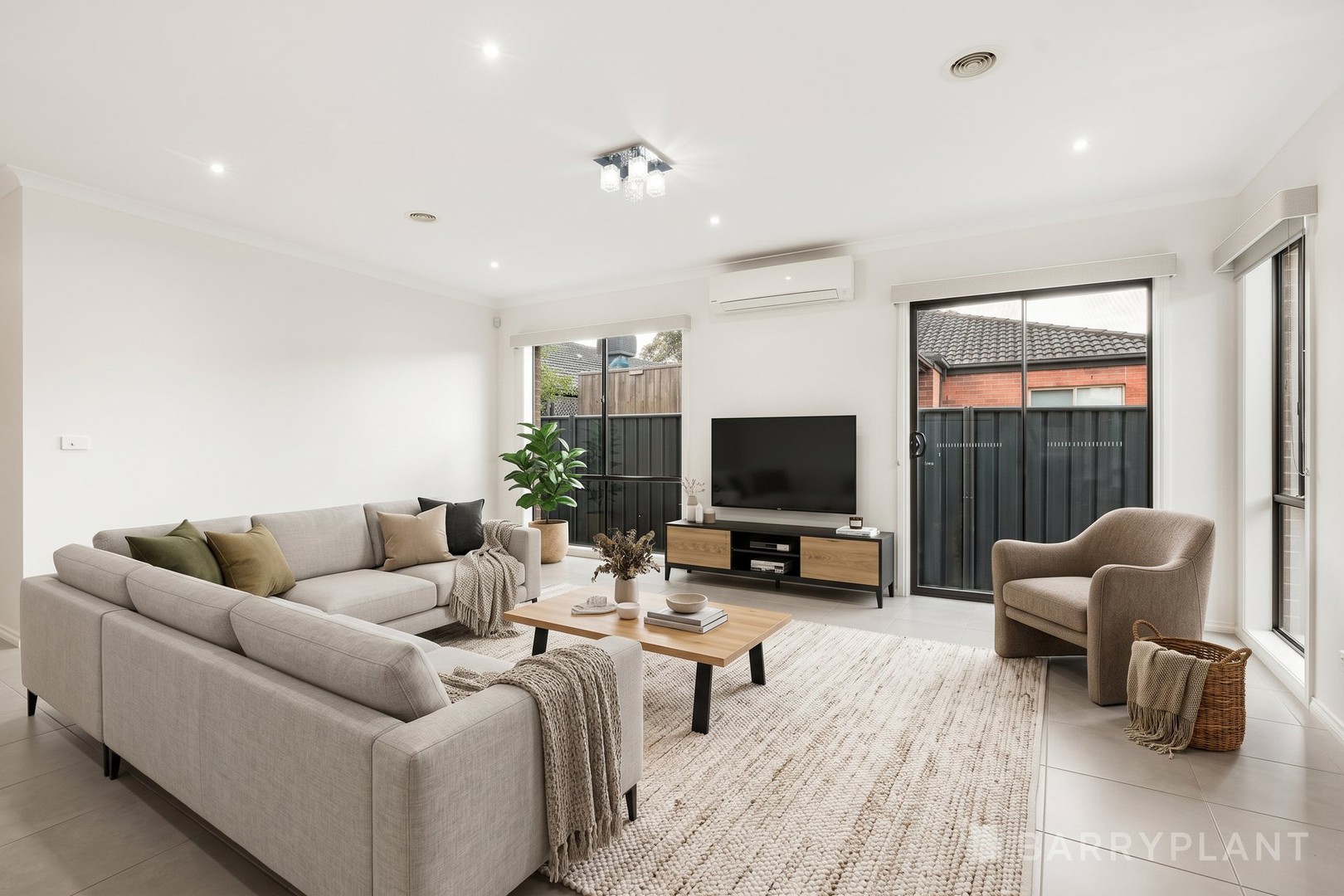 14 Karlson Way, Cranbourne North, VIC 3977 - Thumbnail 2 - 09/09/2026