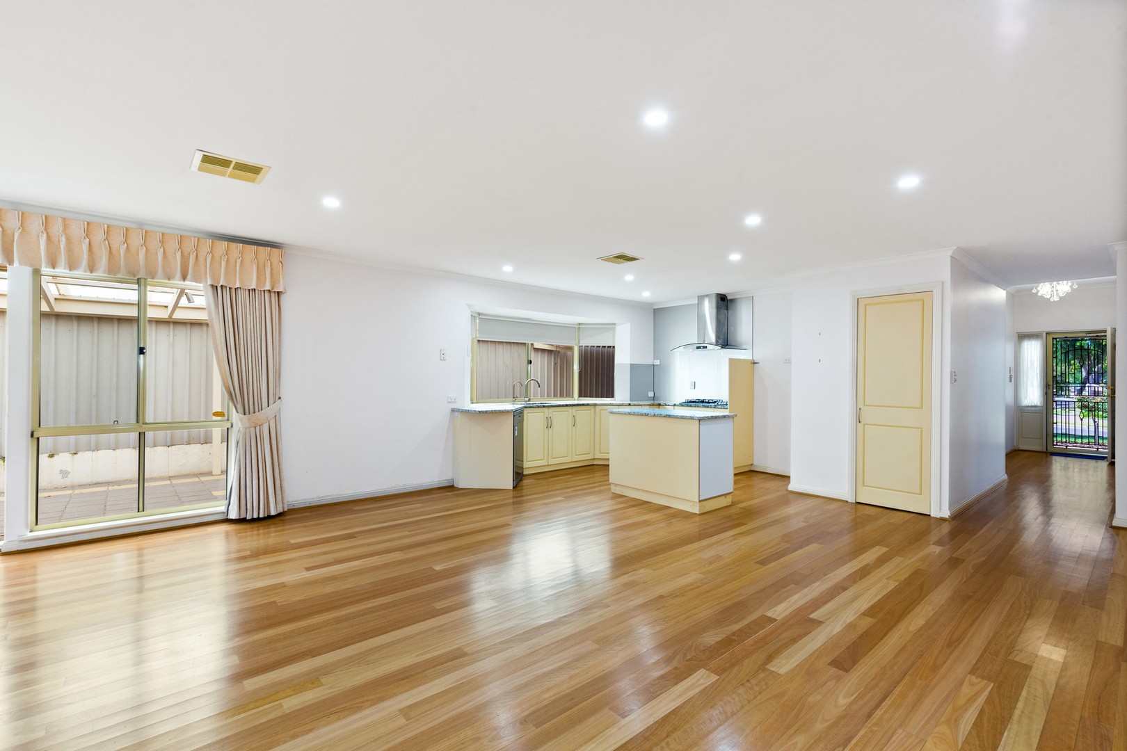 14 Kingswood RoadWindsor Gardens, SA 5087  - Leased, Windsor Gardens - Thumbnail 3