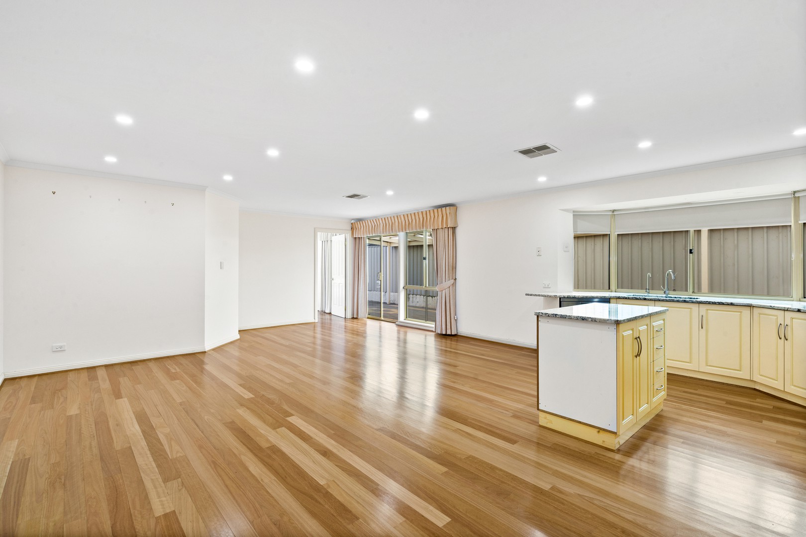 14 Kingswood RoadWindsor Gardens, SA 5087  - Leased, Windsor Gardens - Thumbnail 3