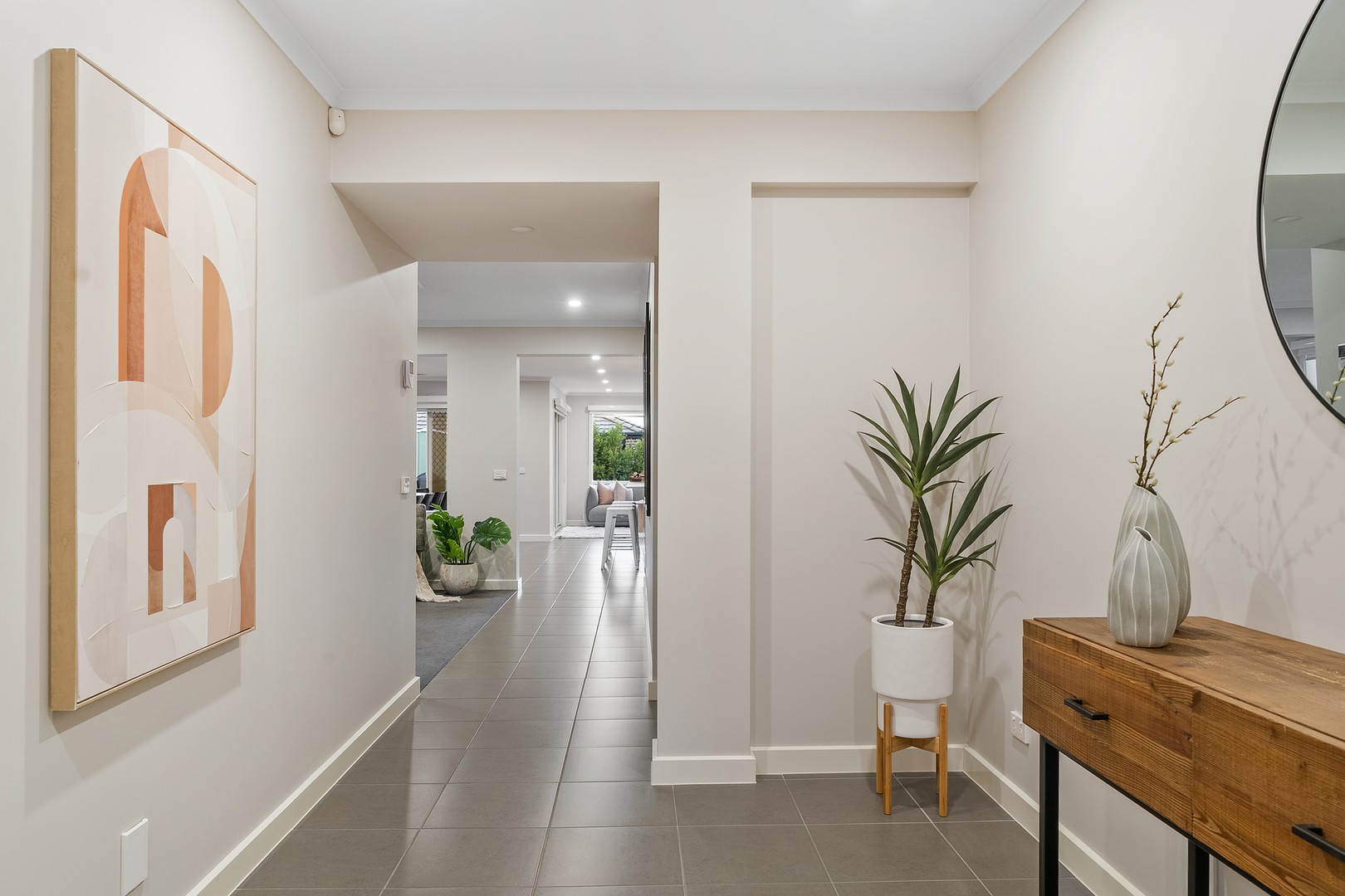 14 Kunuka Circuit, Caroline Springs, VIC 3023 - Thumbnail 2 - 17/04/2025