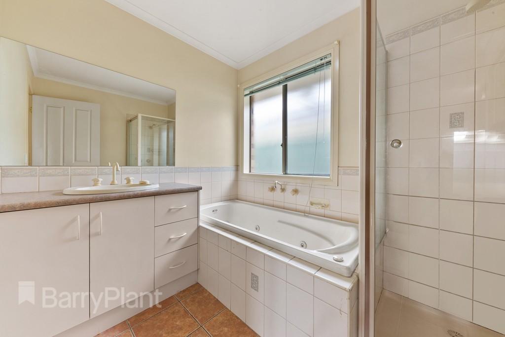 14 Kyneton CircuitCaroline Springs, VIC 3023  - Leased, Caroline Springs - Thumbnail 6