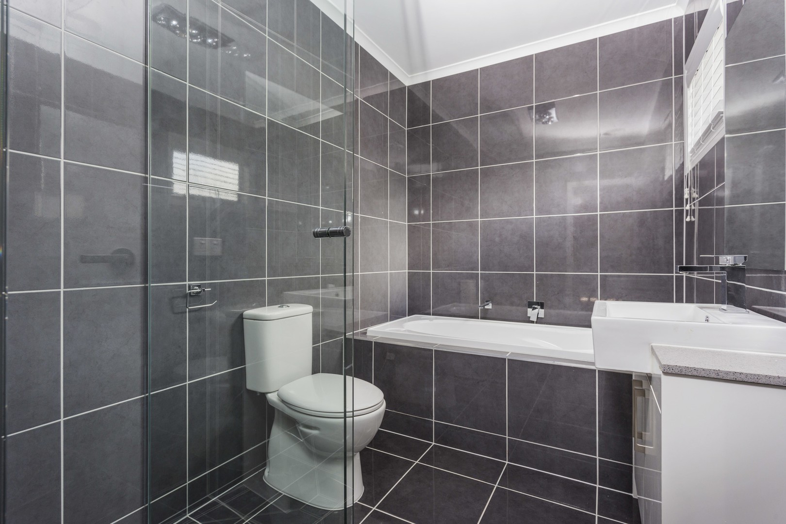 14 La Rochelle Boulevard, Point Cook, VIC 3030, Point Cook - Thumbnail 5