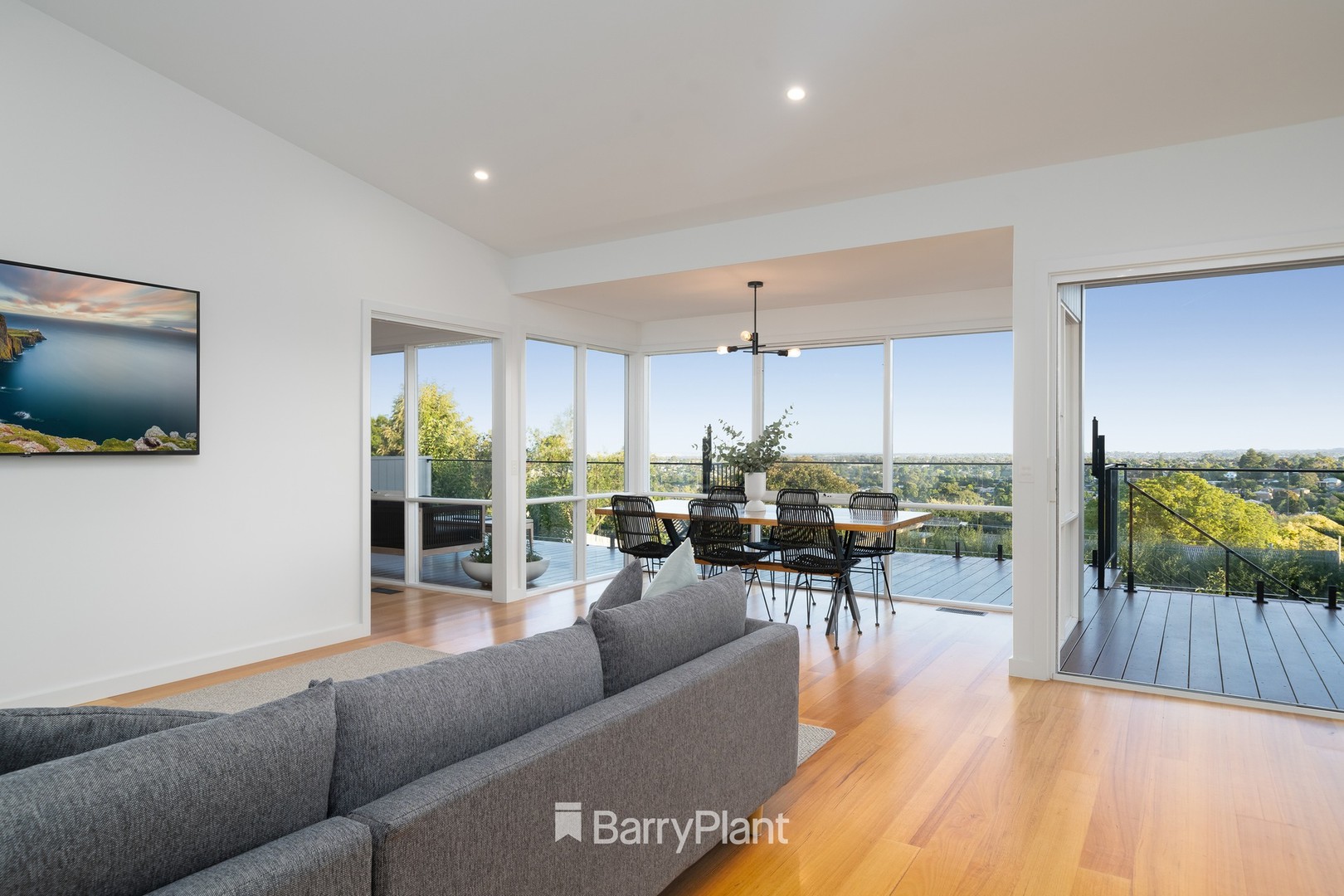 14 Lansbury Crescent, Highton, VIC 3216, Highton - Thumbnail 3