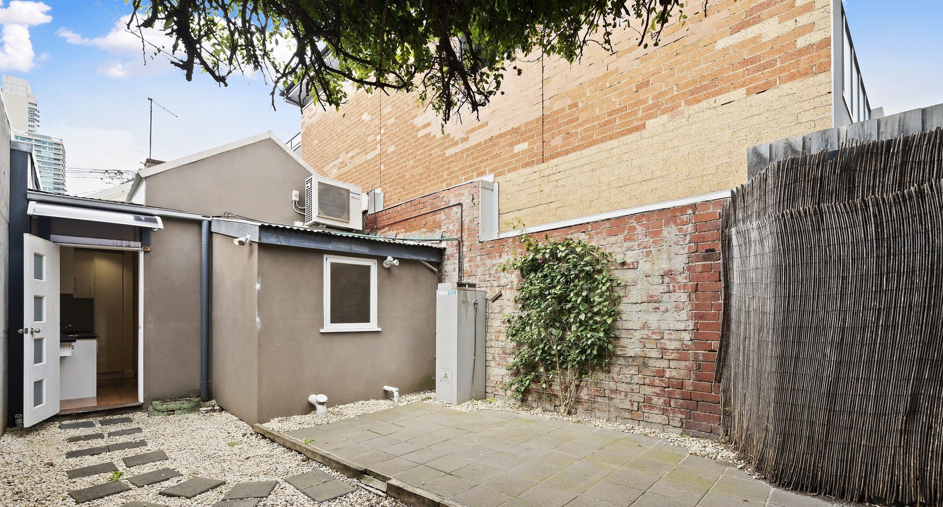 14 Law Street, South Melbourne, VIC 3205 - Thumbnail 2 - 10/01/2025