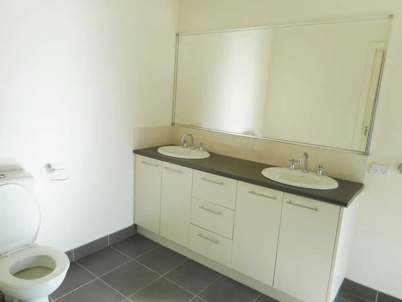 14 Loretta Boulevard, Tarneit, VIC 3029, Tarneit - Thumbnail 4