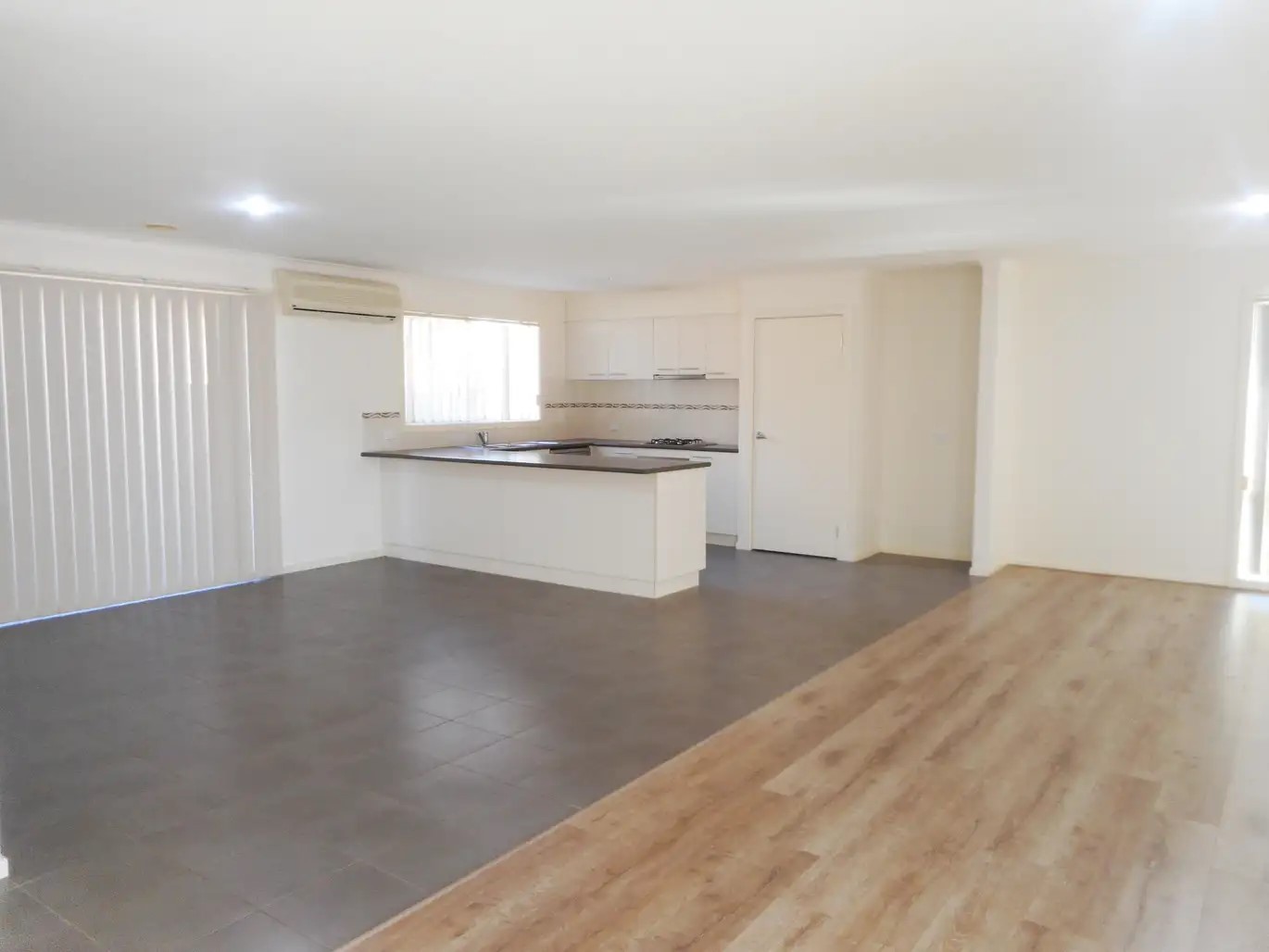 14 Loretta Boulevard, Tarneit, VIC 3029, Tarneit - Thumbnail 7