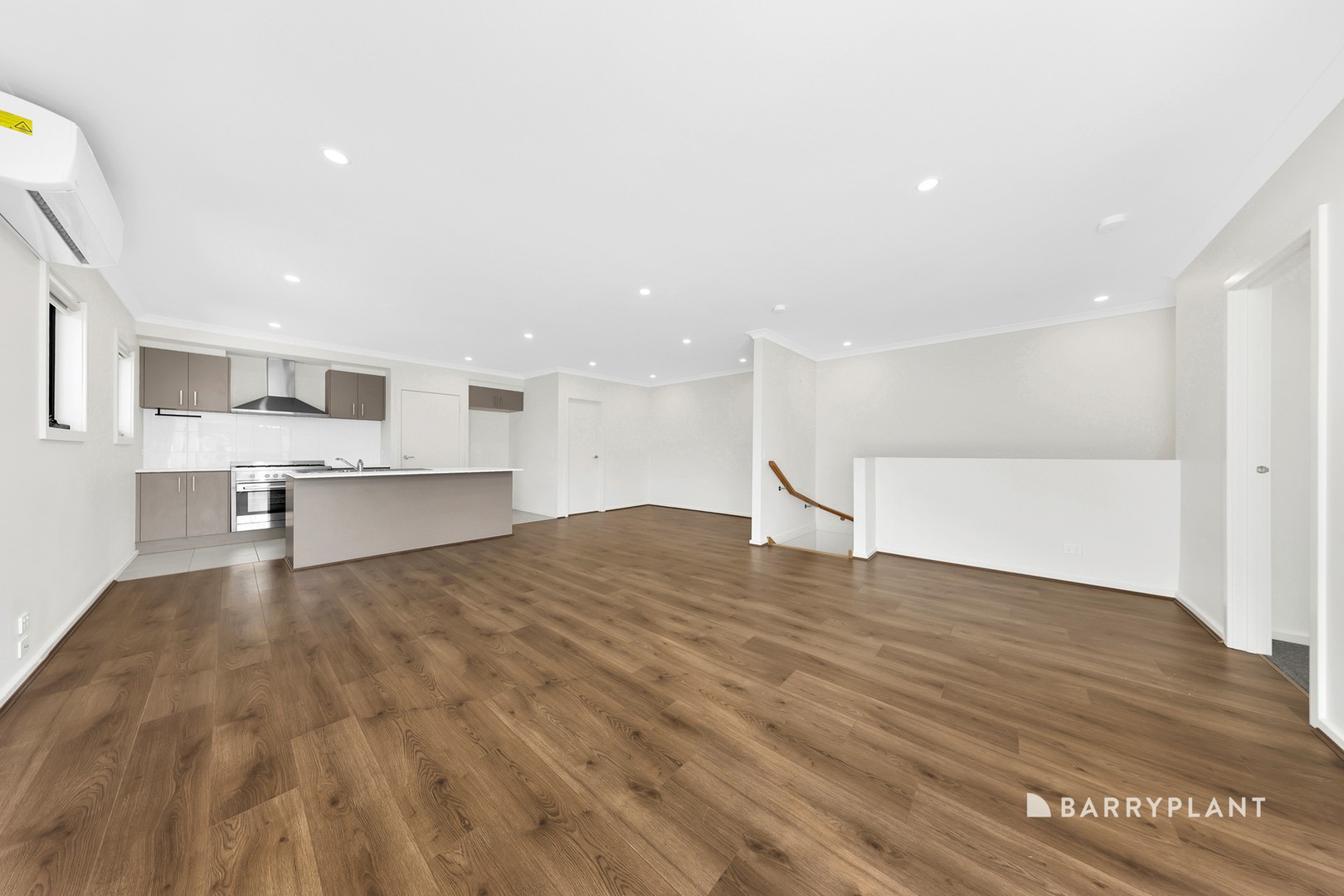 14 Midnight Circuit, South Morang, VIC 3752 - Thumbnail 2 - 26/02/2026