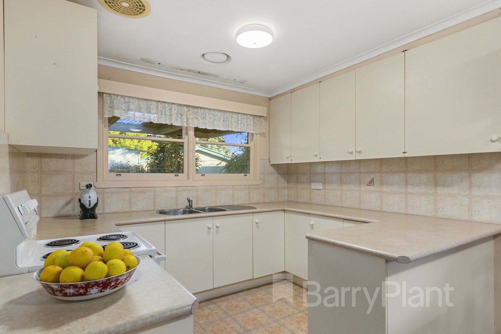 14 Morris Road, Croydon, VIC 3136 - Thumbnail 2 - 13/09/2021