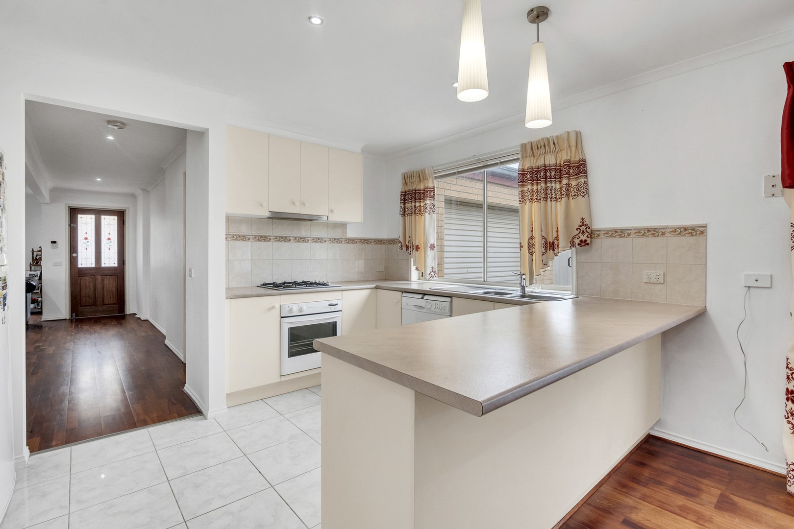 14 Mosman Way, Craigieburn, VIC 3064, Craigieburn - Thumbnail 2