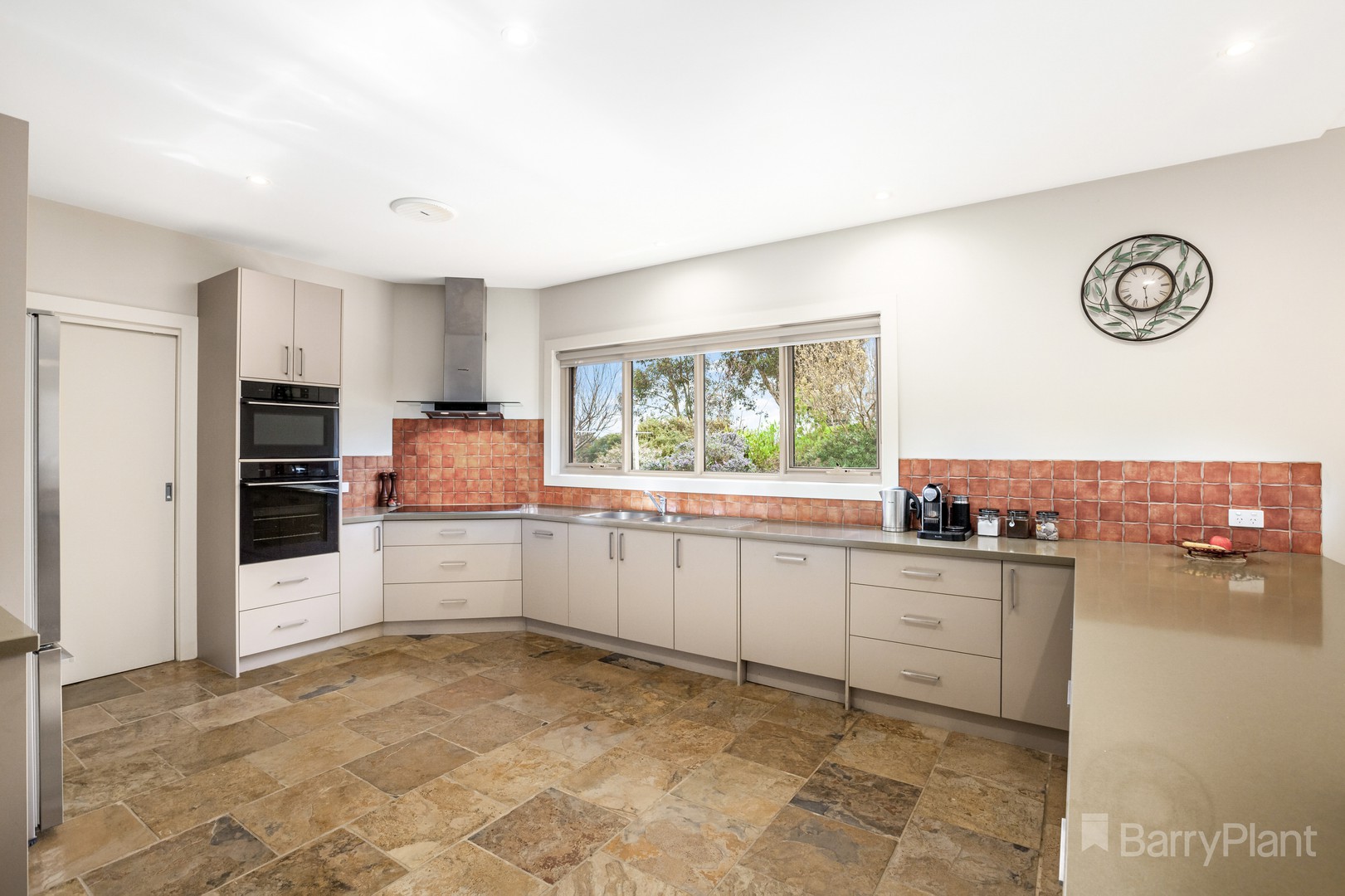 14 Mount View Road, Wandong, VIC 3758, Wandong - Thumbnail 8