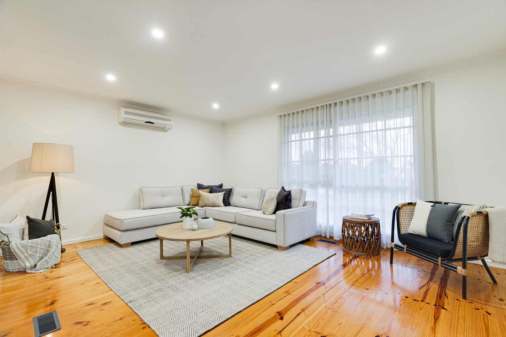 14 Murray Crescent, Rowville, VIC 3178, Rowville - Thumbnail 2