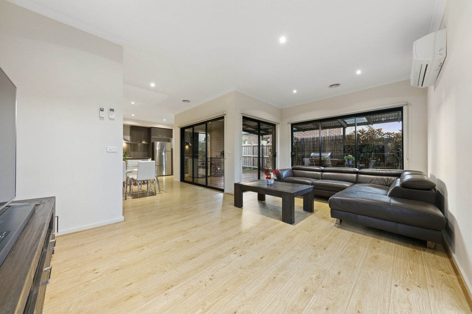 14 Nebula Crescent, Mickleham, VIC 3064, Mickleham - Thumbnail 8