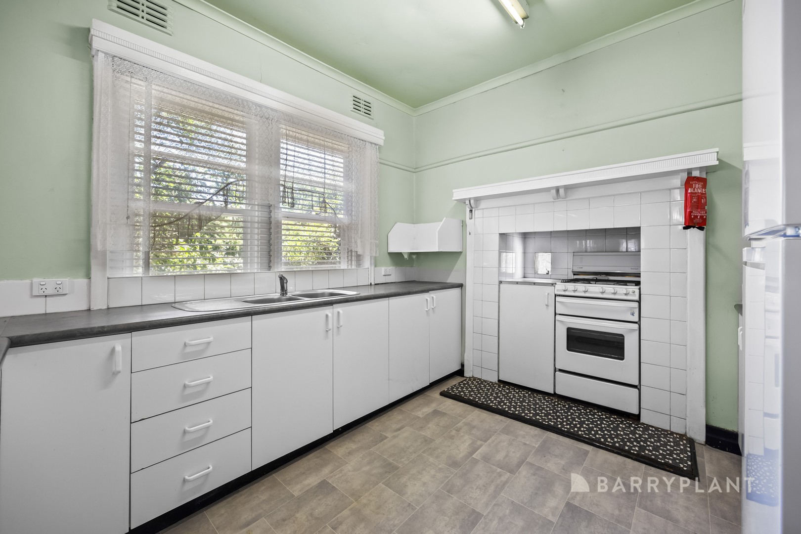 14 Newton Street, Maryborough, VIC 3465, Maryborough - Thumbnail 3