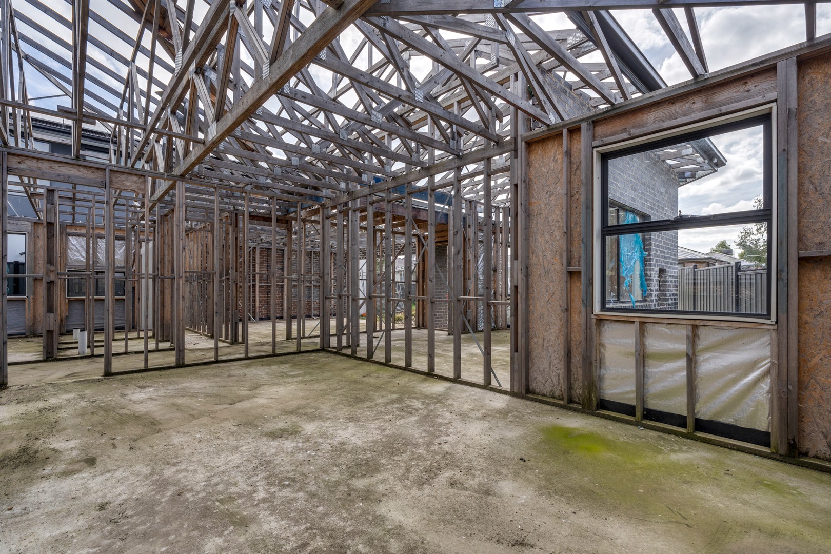 14 Nineveh Road, Craigieburn, VIC 3064 - Thumbnail 2 - 07/04/2025