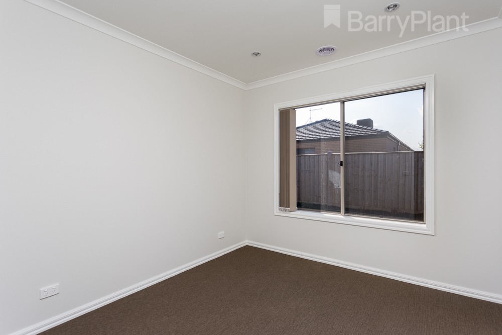 14 Oberon Street, Point Cook, VIC 3030, Point Cook - Thumbnail 6
