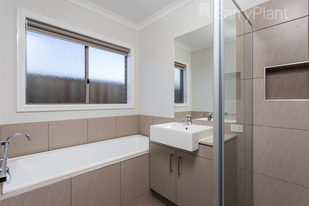 14 Oberon Street, Point Cook, VIC 3030, Point Cook - Thumbnail 7