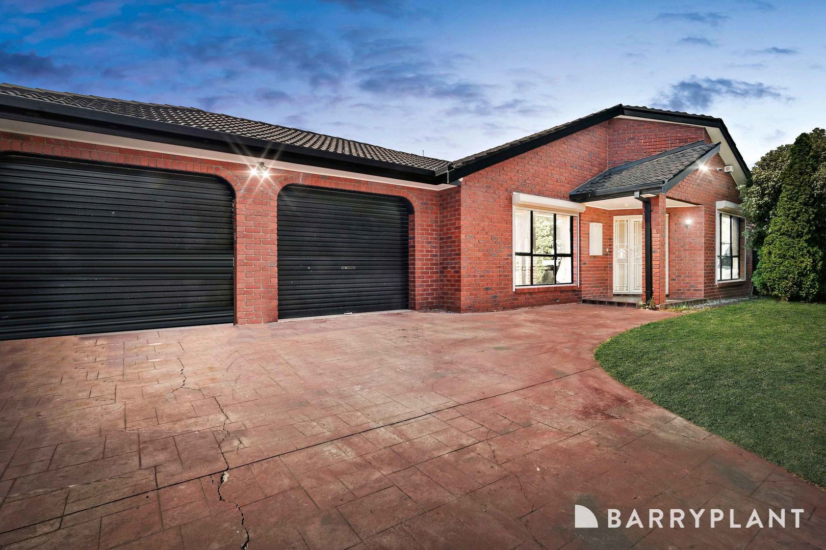 14 Paringa Drive, St Albans, VIC 3021, St Albans - Thumbnail 2