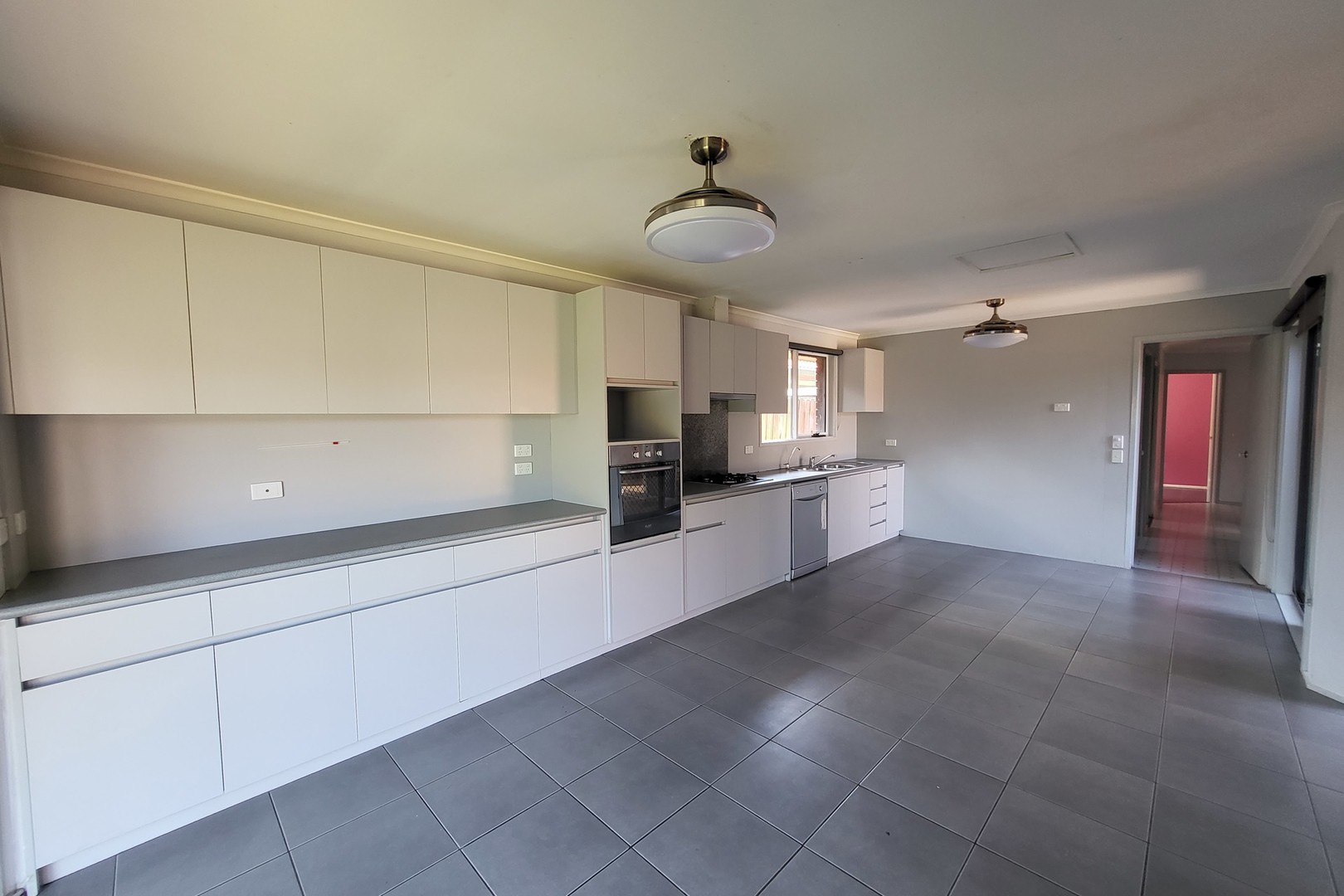 14 Pembroke Crescent, Craigieburn, VIC 3064, Craigieburn - Thumbnail 4