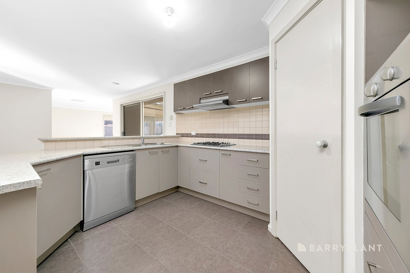 14 Penola Drive, South Morang, VIC 3752, South Morang - Thumbnail 4