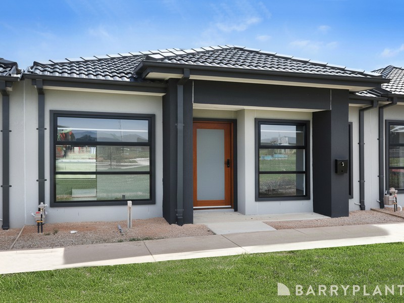 14 Pine Cone Walk, Fraser Rise, VIC 3336 - Image - 05/01/2026
