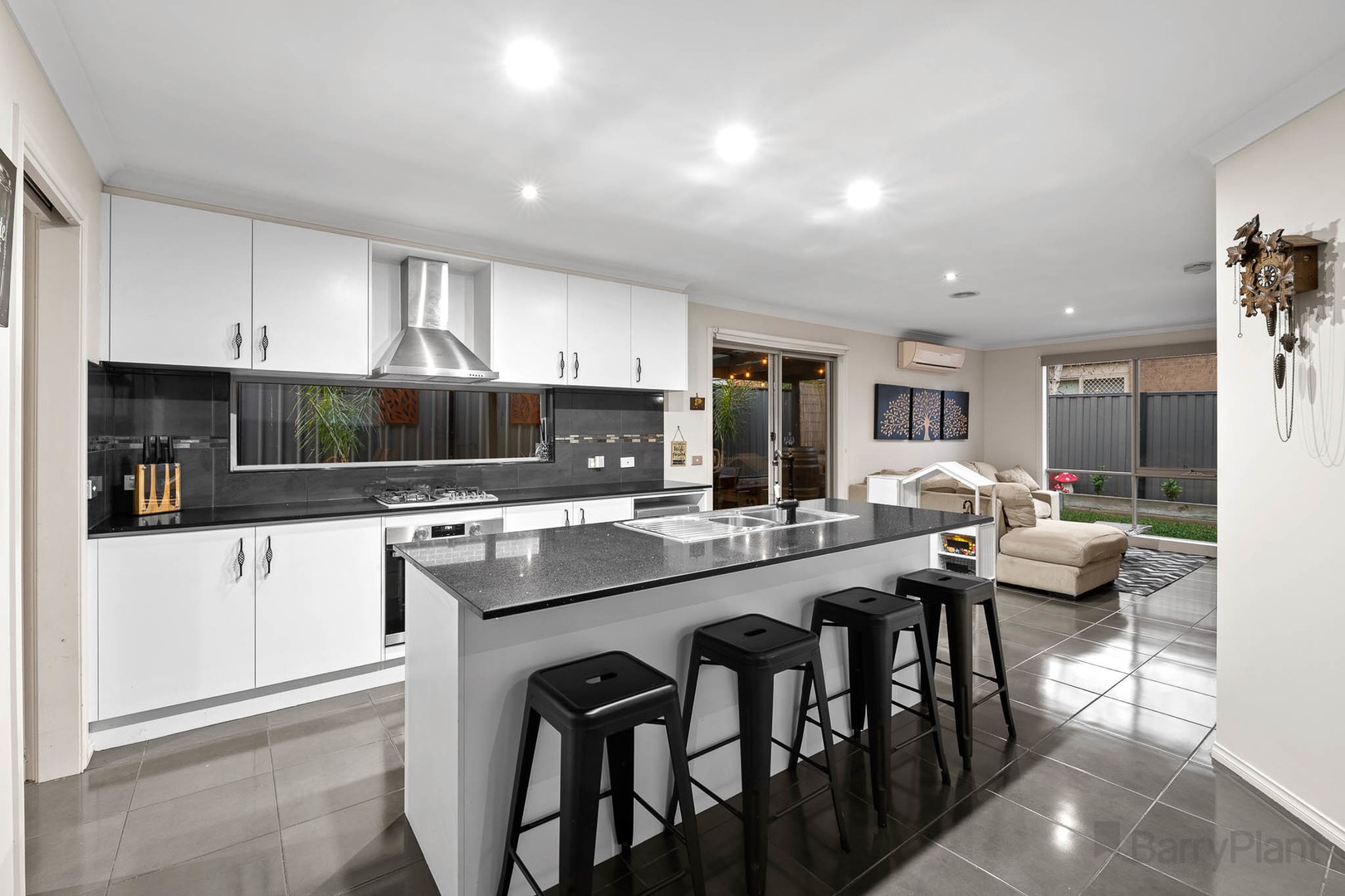 14 Pointer Drive, Pakenham, VIC 3810, Pakenham - Thumbnail 2