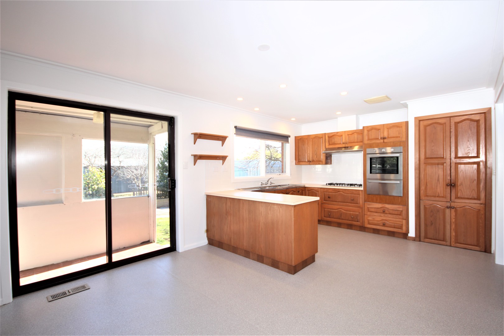 14 Poplar Street, Newcomb, VIC 3219, Newcomb - Thumbnail 3