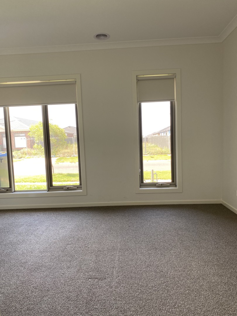 14 Rathdowne Road, Werribee, VIC 3030, Werribee - Thumbnail 3
