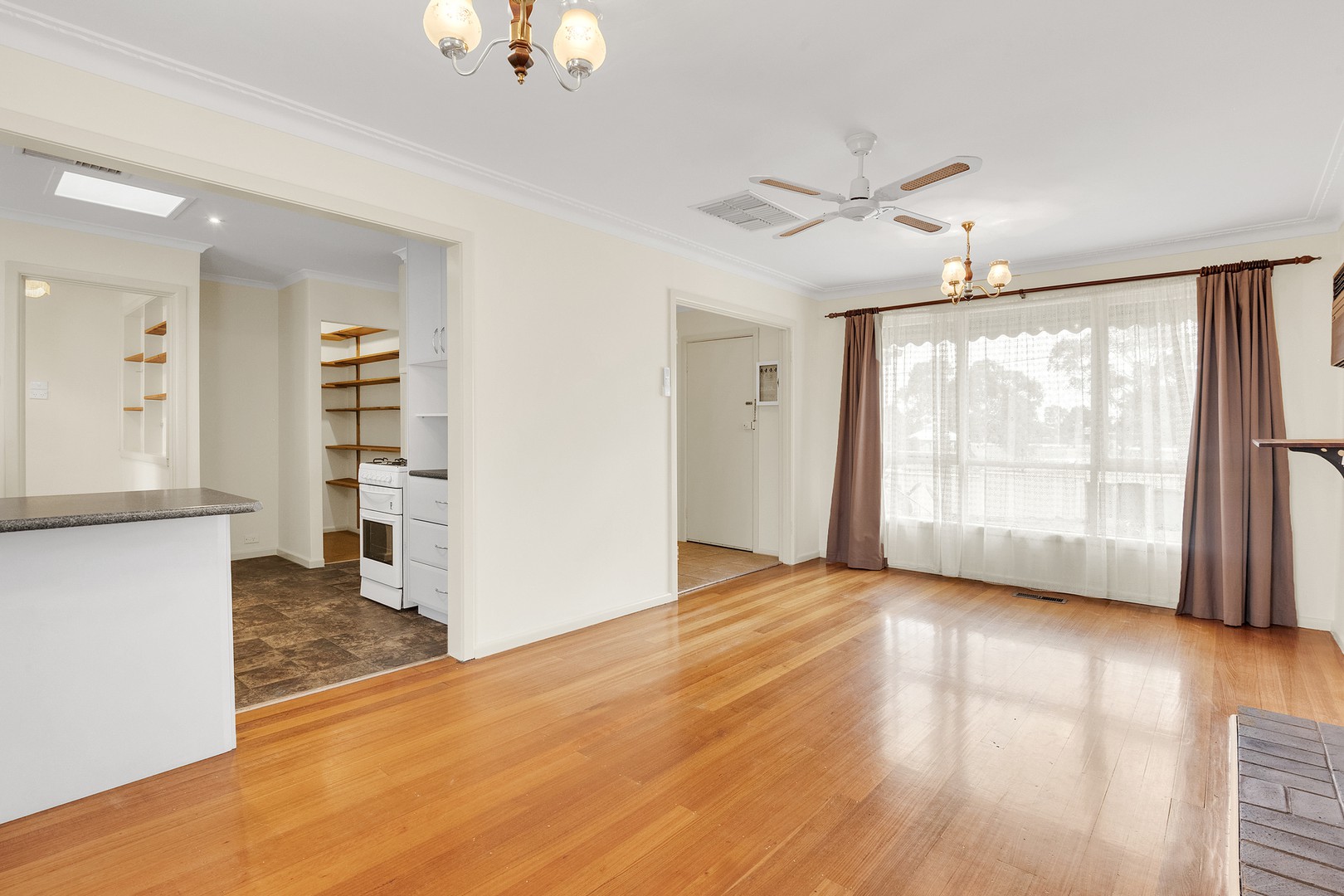 14 Rayfield Avenue, Craigieburn, VIC 3064, Craigieburn - Thumbnail 4