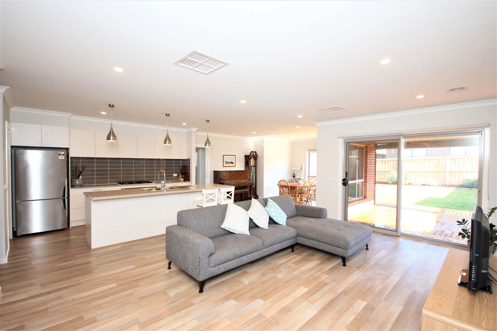 14 Restful Way, Armstrong Creek, VIC 3217, Armstrong Creek - Thumbnail 2