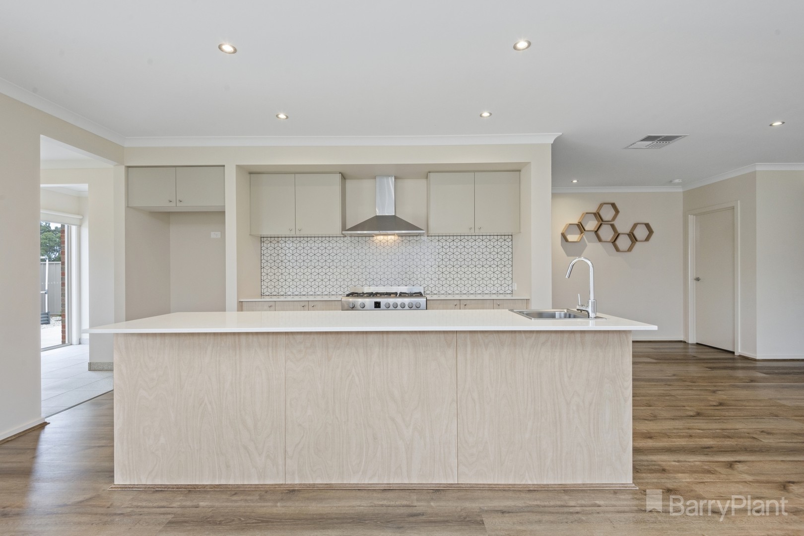 14 Sheoak Street, Epsom, VIC 3551, Epsom - Thumbnail 4