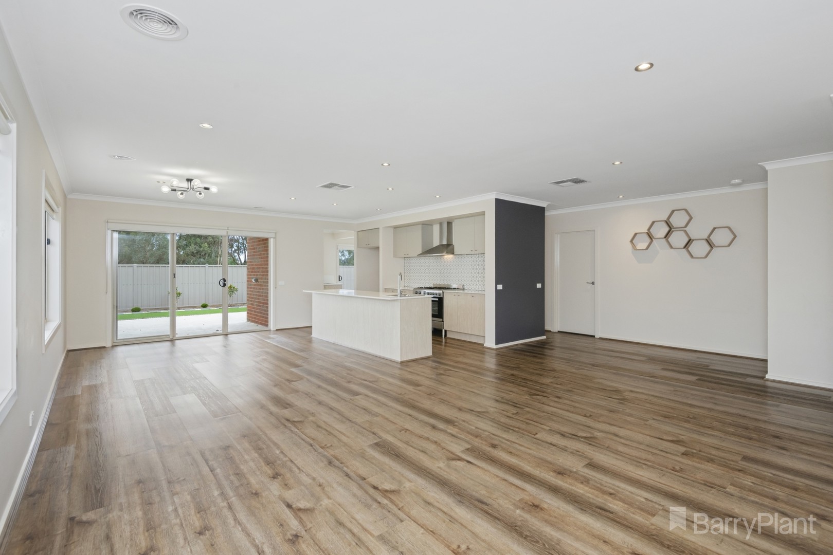 14 Sheoak Street, Epsom, VIC 3551, Epsom - Thumbnail 5