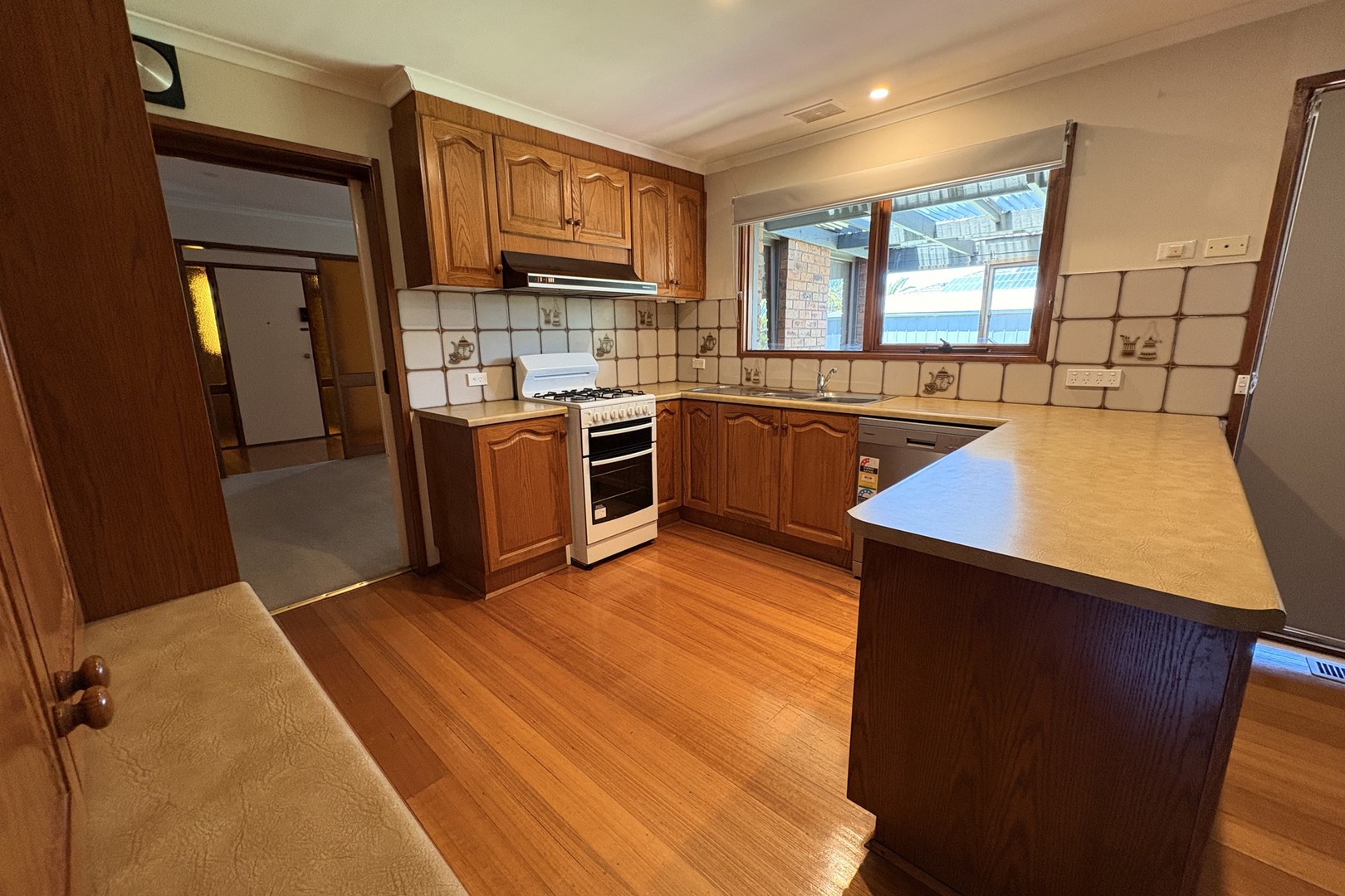 14 Sherbrooke Crescent, Taylors Lakes, VIC 3038, Taylors Lakes - Thumbnail 3