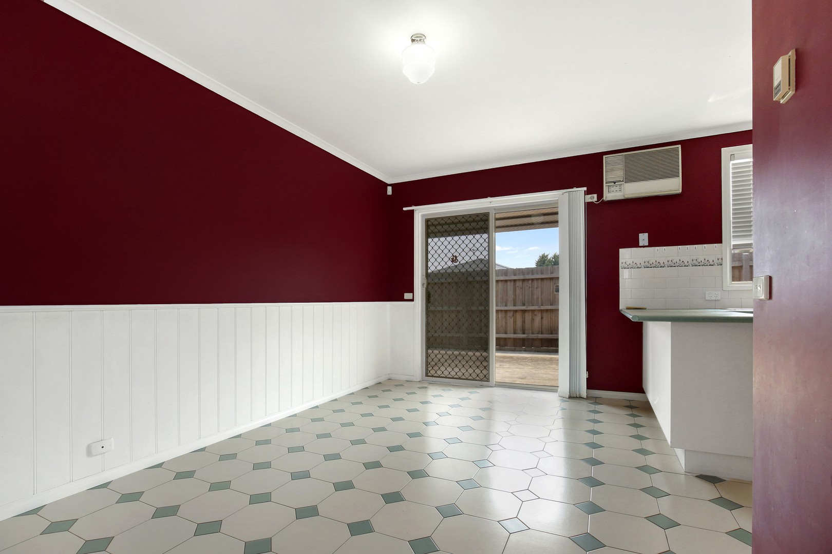 14 Silverbirch Rise, Mill Park, VIC 3082 - Thumbnail 2 - 22/09/2026