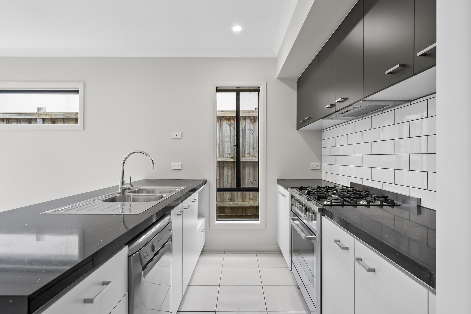 14 Somers Street, Fraser Rise, VIC 3336 - Thumbnail 2 - 24/03/2026