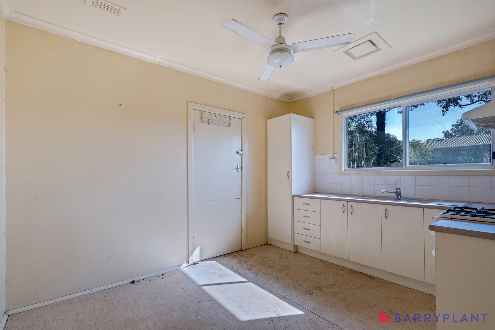 14 Summerhill Road, Reservoir, VIC 3073, Reservoir - Thumbnail 6