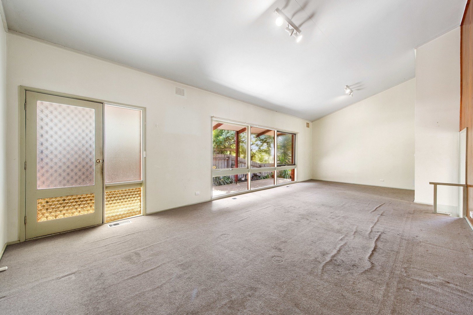 14 Sutherland Avenue, Melton South, VIC 3338, Melton South - Thumbnail 7