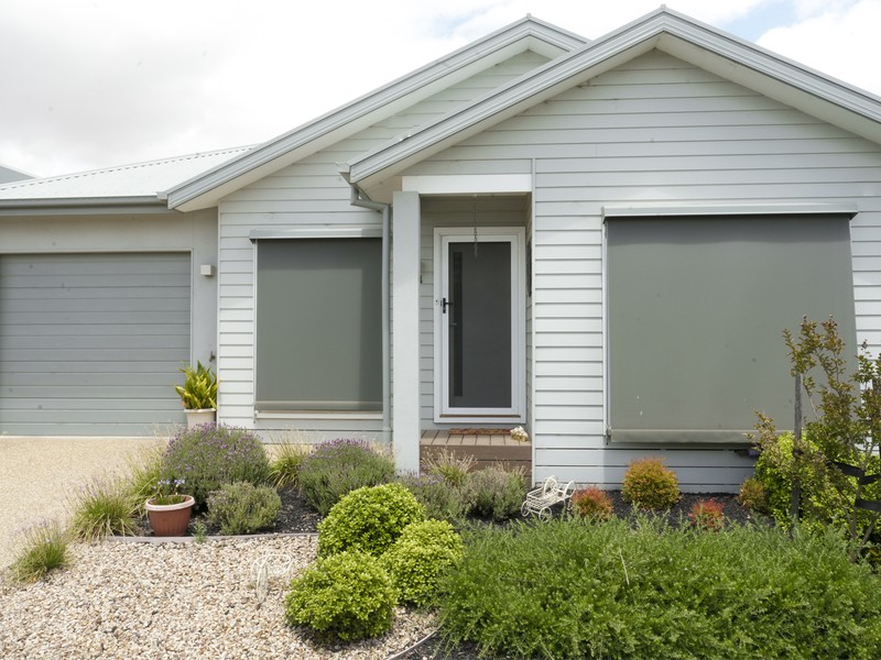 14 Terrestrial Road, Clyde North, VIC 3978 - Image - 30/01/2026