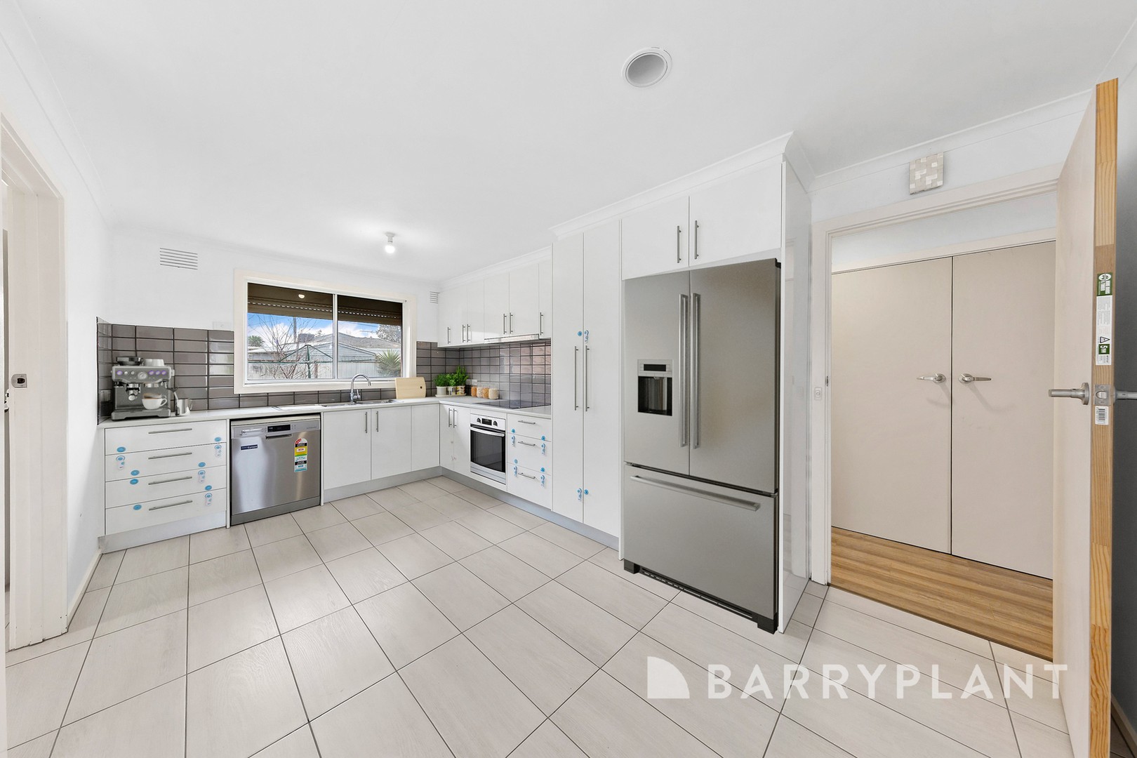 14 Throsby Crescent, Deer Park, VIC 3023, Deer Park - Thumbnail 6