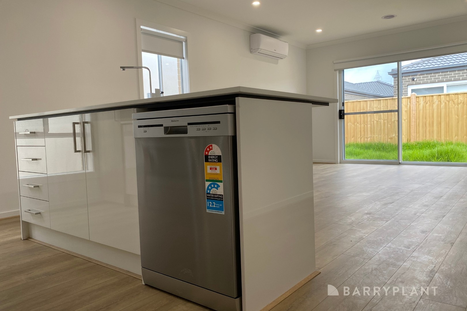 14 Traynor Street, Tarneit, VIC 3029, Tarneit - Thumbnail 8