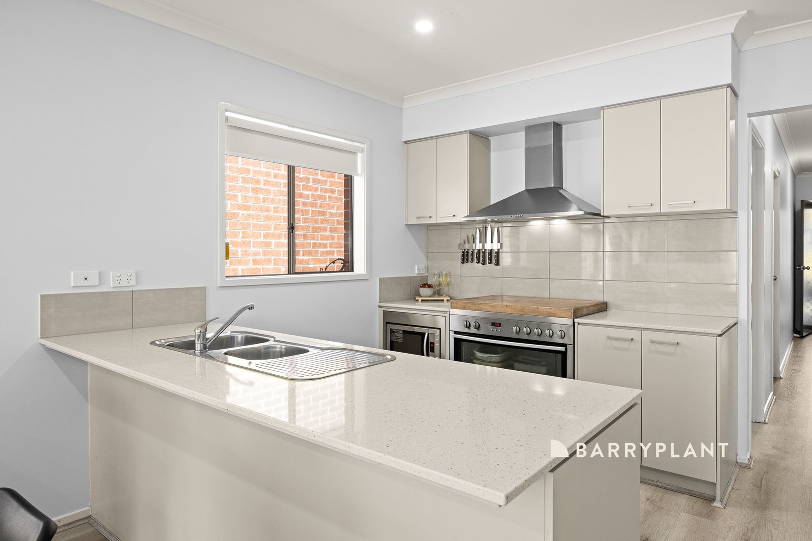 14 Tyalla Way, Pakenham, VIC 3810 - Thumbnail 2 - 30/04/2025