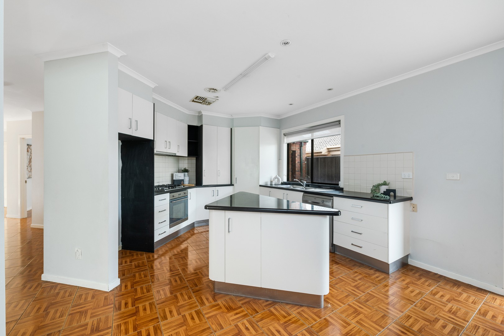 14 Upton Drive, Hillside, VIC 3037, Hillside - Thumbnail 4