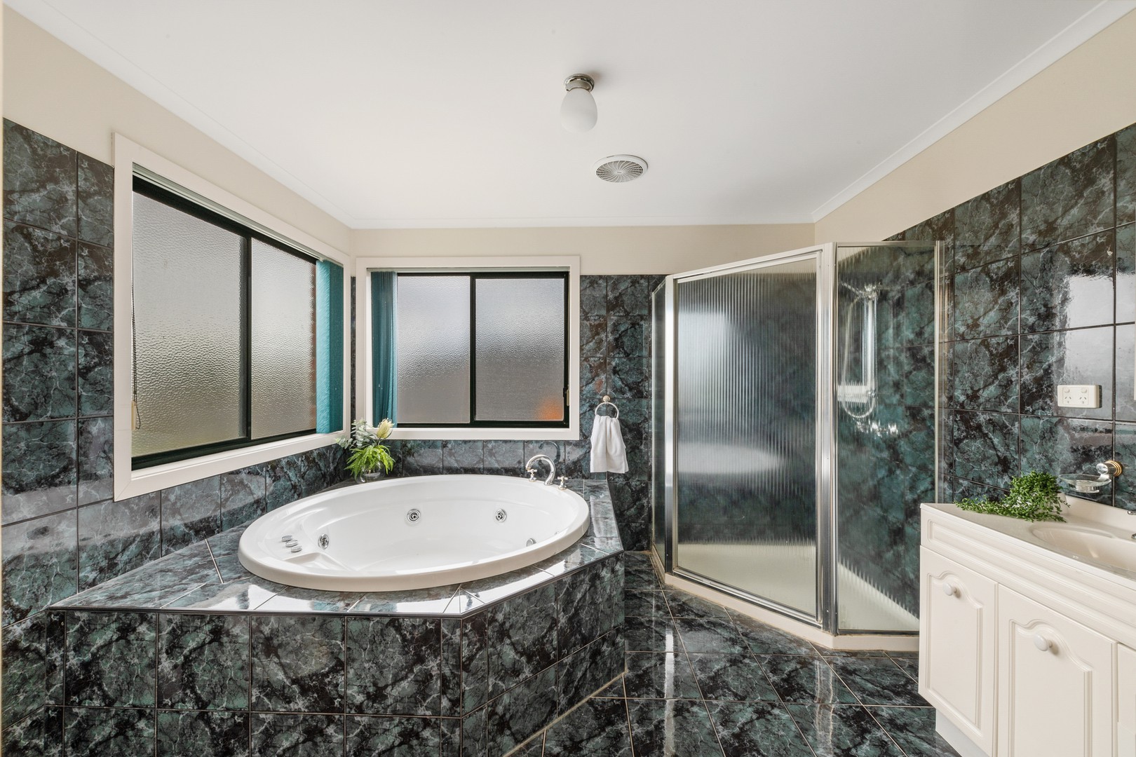 14 Upton Drive, Hillside, VIC 3037, Hillside - Thumbnail 8