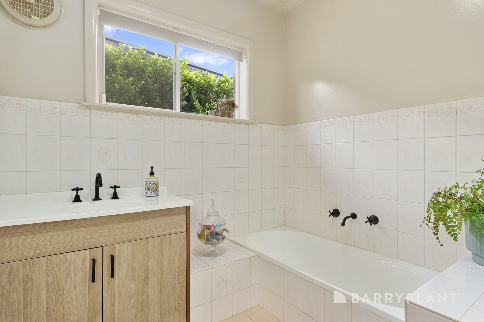 14 Valetta Crescent, Knoxfield, VIC 3180, Knoxfield - Thumbnail 8