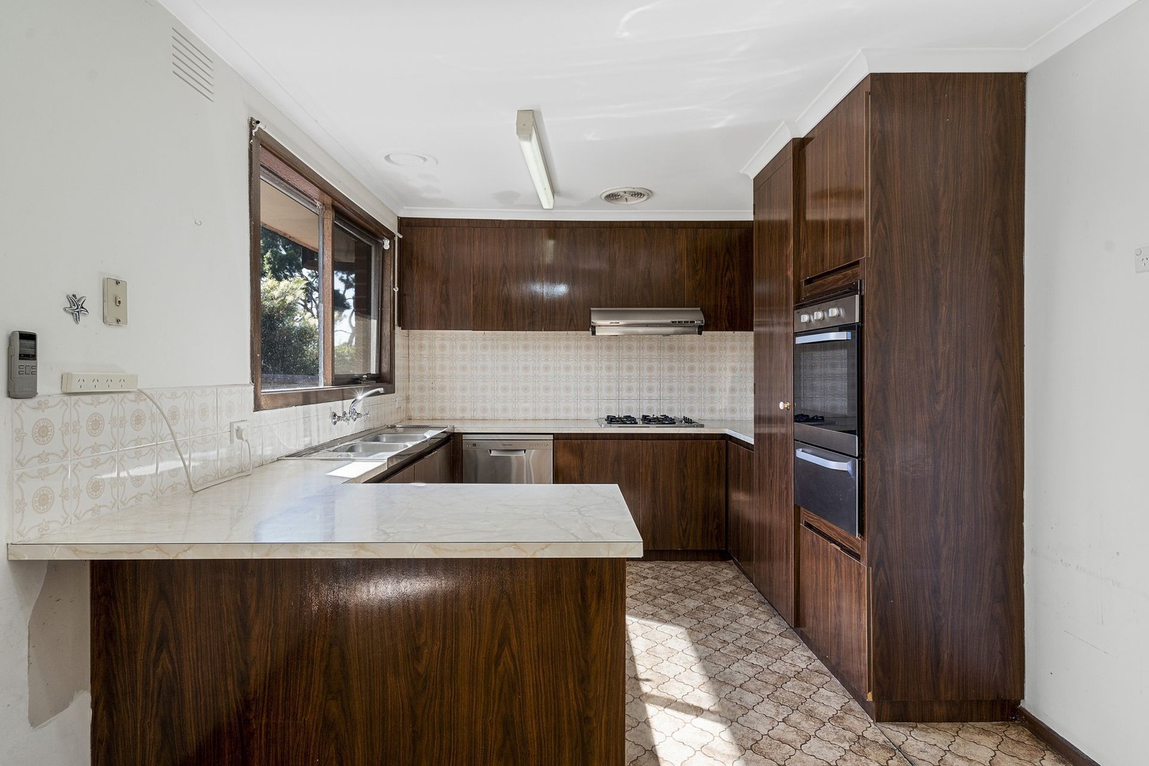 14 Valkyrie Crescent, Ringwood, VIC 3134, Ringwood - Thumbnail 2